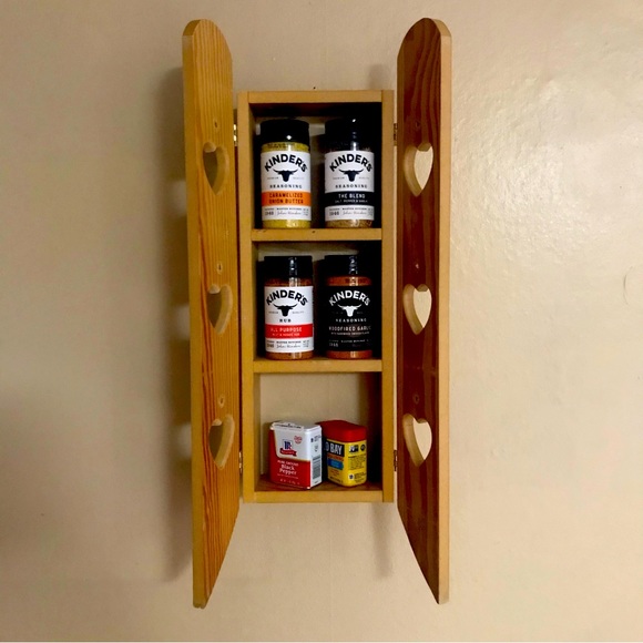 Vintage Knick Knack Heart Cabinet Wall Shelf Hanging With Cabinet Doors - Picture 6 of 8